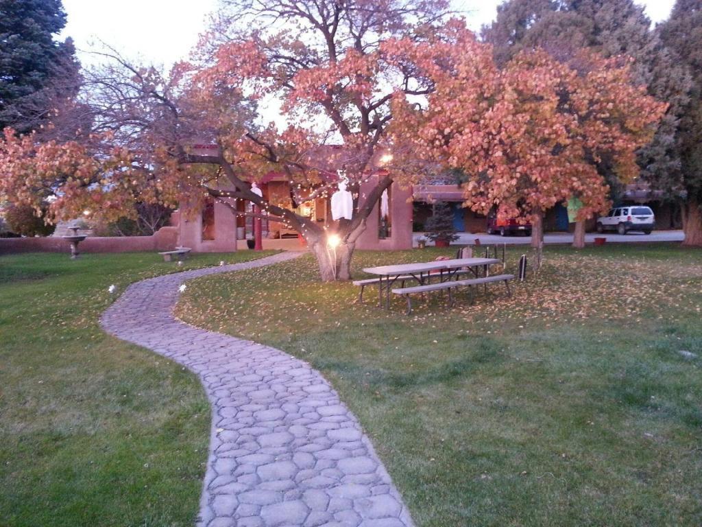 Sun God Lodge Taos Exterior photo